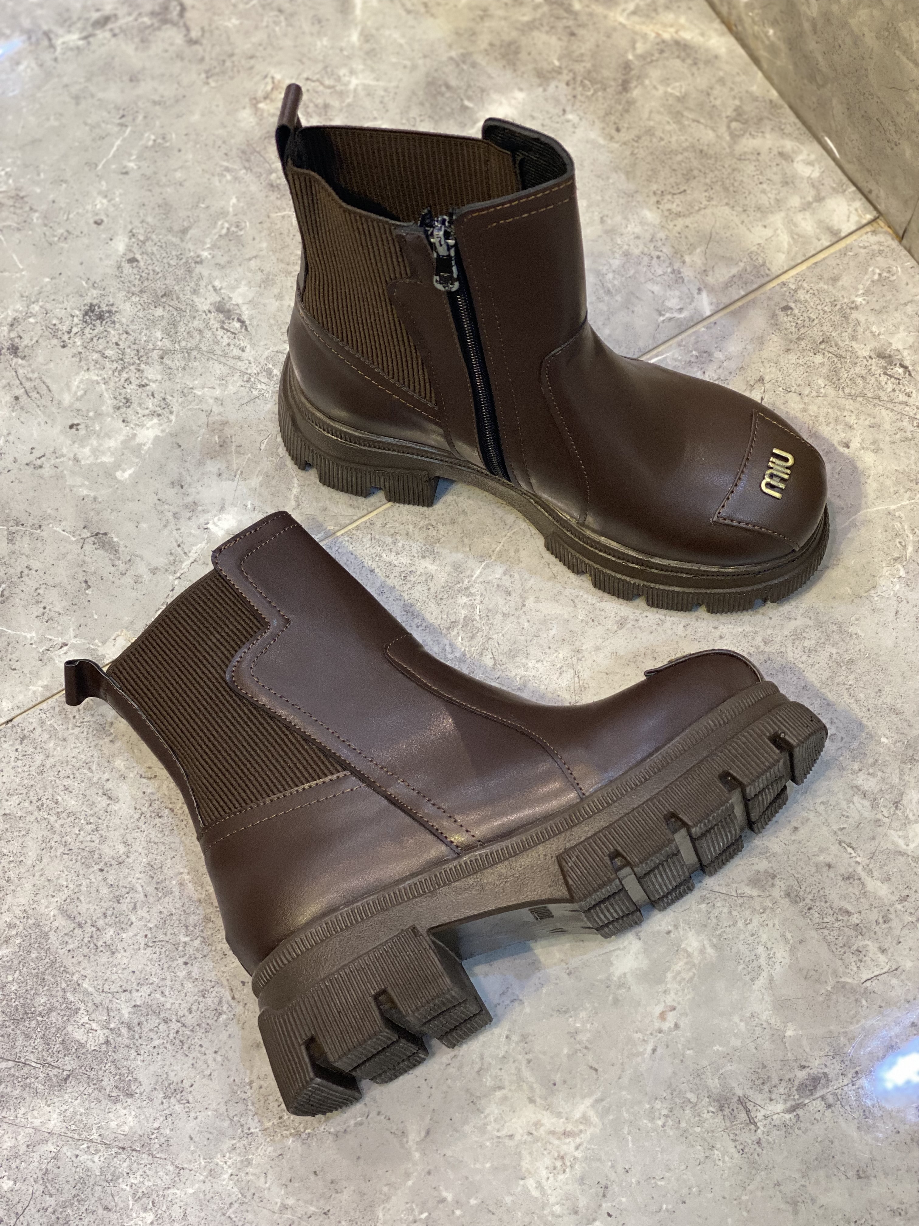 نیمبوت زنانه زیره پیو مدل miu miu سایز 37 تا 40